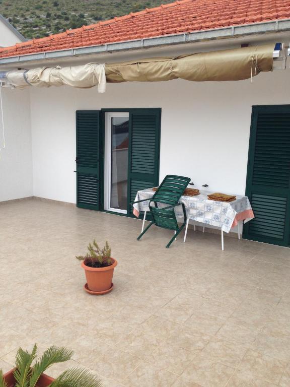 Apartments Sevo Trogir Bilik gambar